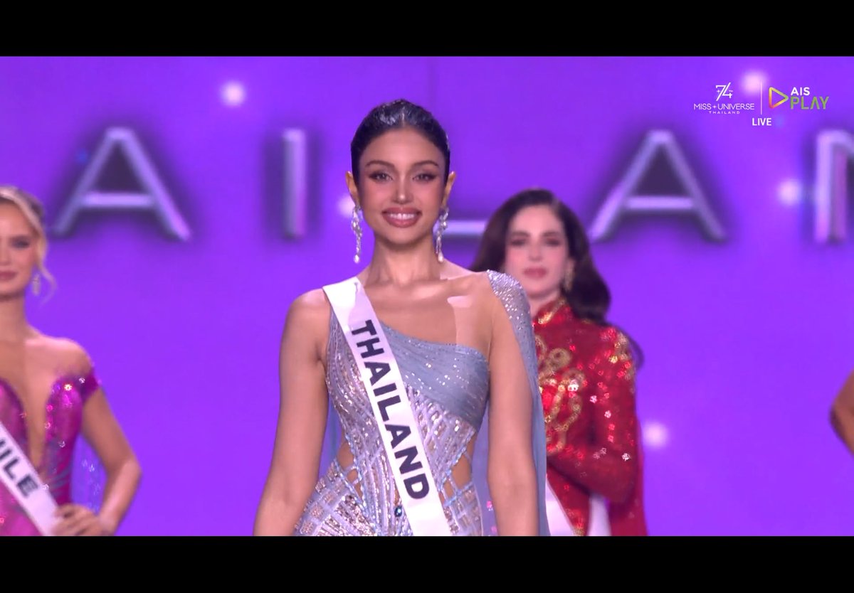 Thaireactionvid's tweet photo. วีนา ปวีณา ซิงค์ สายสะพายไทยแลนด์เข้า Top 5 แล้วมึเงงงง😭😭😭😭#MissUniverse #MissUniverseThailand #The74thMissUniverse https://t.co/8UdNAbhtbb