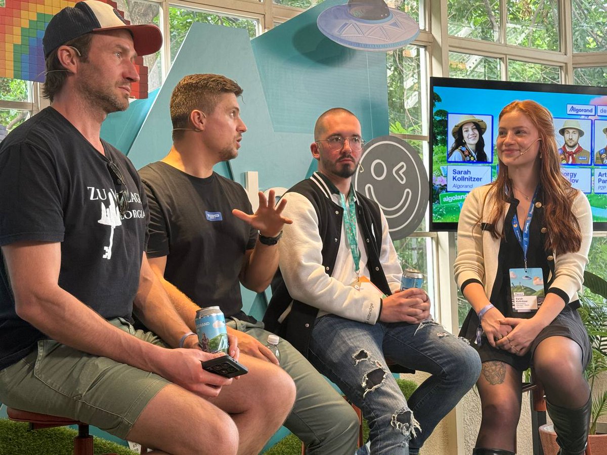 Sarah-Maria tweet media