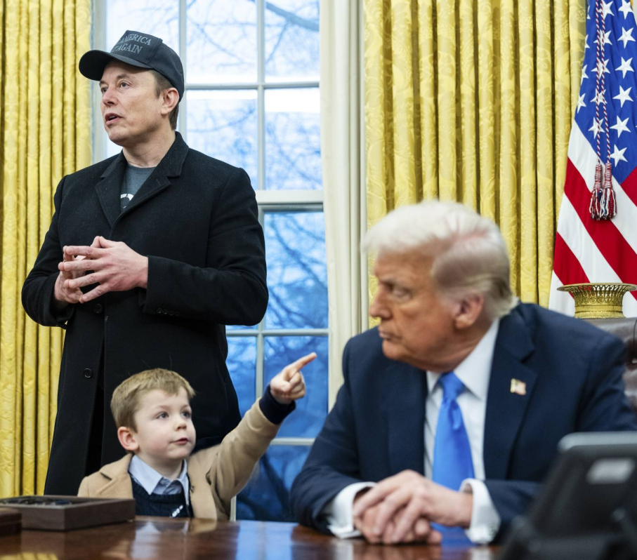 PaulleyTicks's tweet image. &quot;Quiet, piggy!&quot;