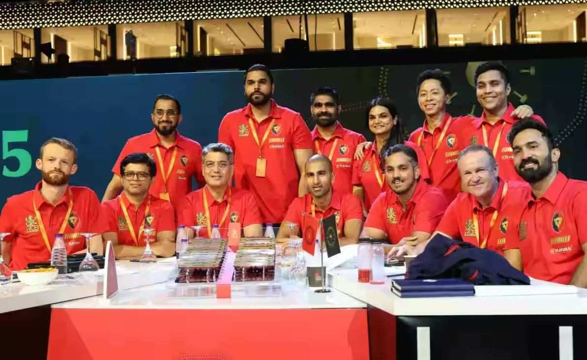 Bitumann's tweet image. The way people are hyping RCB'S settled squad and not thinking much about auction really makes me happy🥹
Uses to pray for times like this🙏

#RCB #IPL2026 #IPLAuction