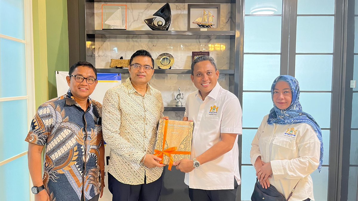 India in Bali tweet media