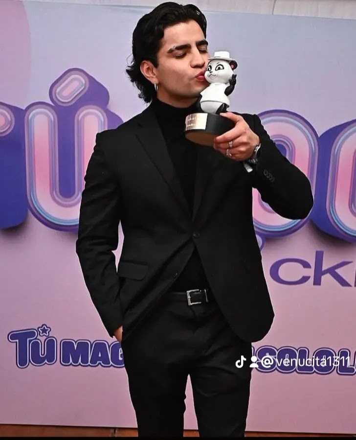 Mariana88224152's tweet image. Se actualiza la foto dos nominaciones dos ganadas las mercurials somos unas chingon@s 🫡😌✨🩷🩷🩷🩷

#AaronMercury 
#LaCasaDeAaron