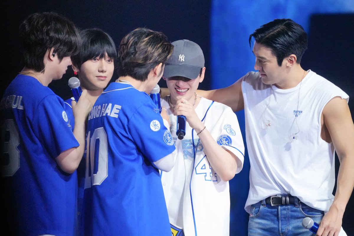 soubidaaa's tweet photo. 20251116 Super Show 10 Taipei Day 3

💙

@AllRiseSilver 

#EUNHYUK #은혁 #ウニョク
#LEEHYUKJAE #이혁재 
@AllRiseSilver 
#SUPERJUNIOR #슈퍼주니어 
#SuperJuniorDnE https://t.co/klUQG62L1T