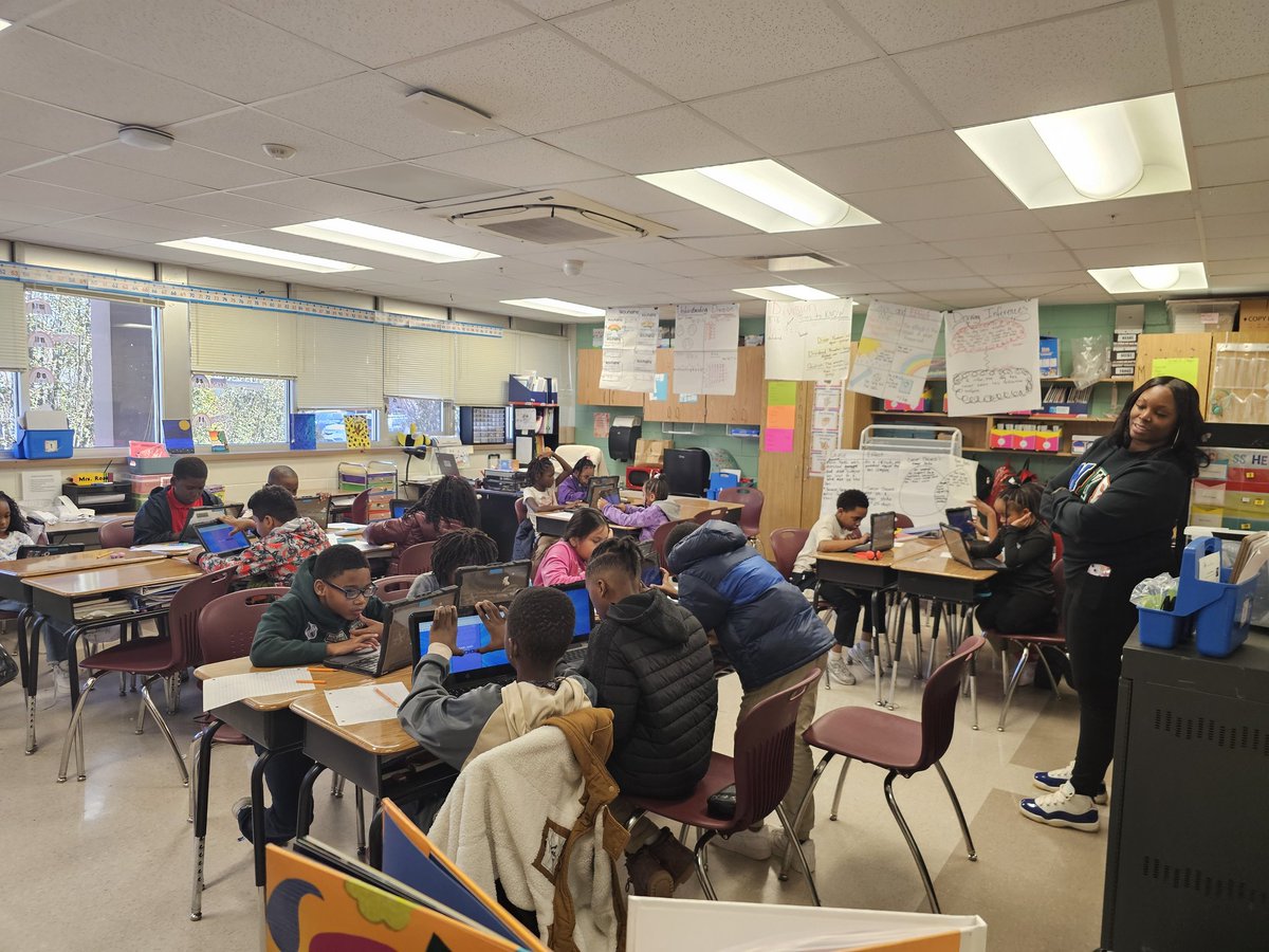 APSITDavid's tweet image. Had a blast running 99 Math with the 3rd graders @APSKimberly Big thanks to Ms. McClendon and Mrs. Rose for letting me join your classrooms. Such fun and energetic groups! 🔢💻 #UndeniableImpact
