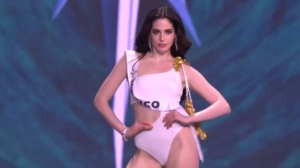 Indie5051's tweet photo. “Quiero que todas las mujeres y niñas, sepan que son suficientes, que sepan que hay belleza en sus almas, que no sientan miedo de ser quienes quieran ser”

Fátima Bosch sigue avanzando, México ya entró al top 5. Eso https://t.co/pwyvphSzrZ