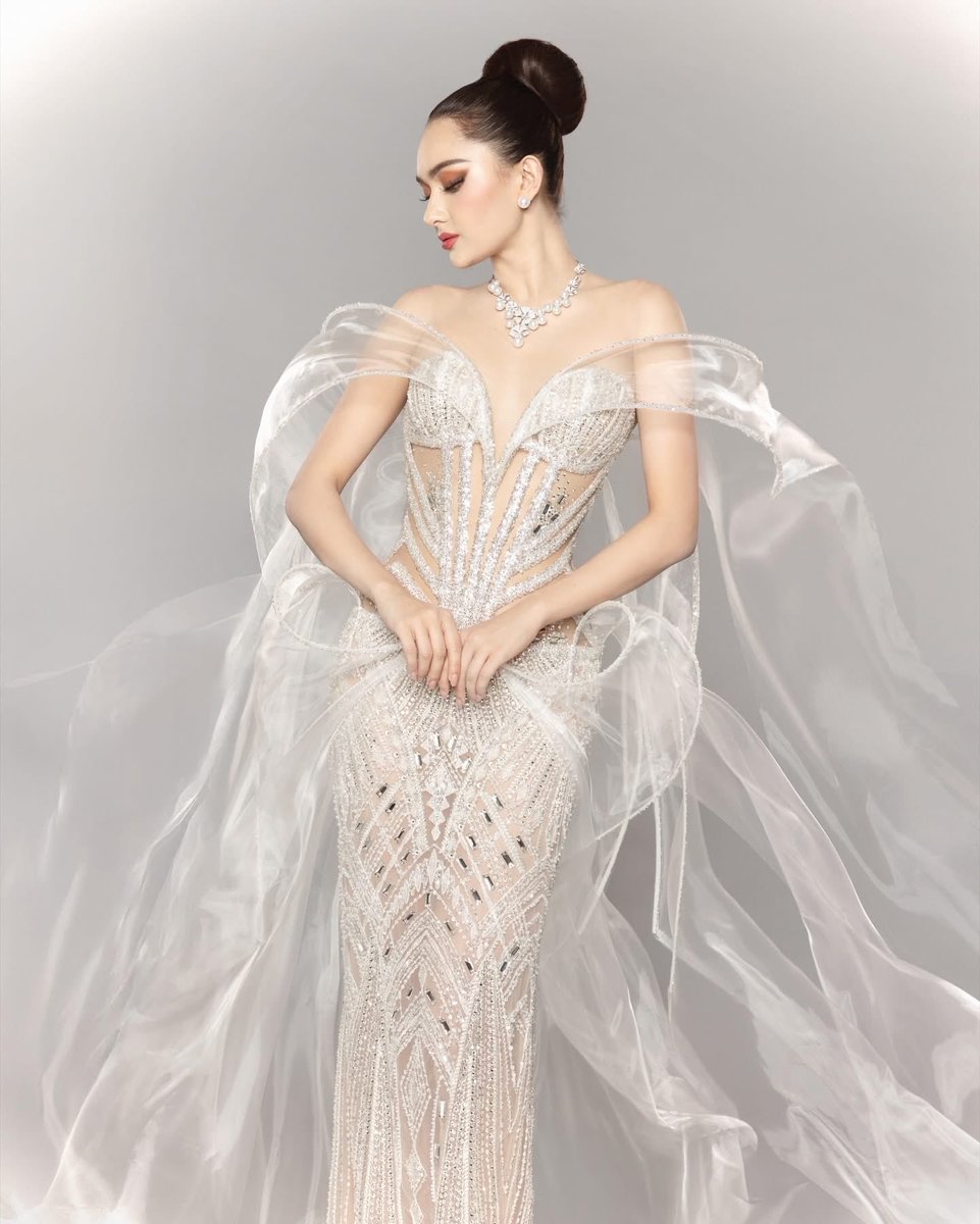 RandomRepublika's tweet photo. ART IN MOTION โจ #MissUniversePH2025 #AhtisaManalo looked like she has stepped straight out of a celestial runway during the evening gown competition! The fully beaded gown by #ValTaguba gave her a contoured silhouette and beautiful wings.
The beadwork alone is a work of art. And that airy, flowy train danced behind her, as if the dress itself was alive.
Her total look radiated with power and quiet confidence!๐๐ป Glad that her dress and accessories didn't overpower that face carddd.โจ
As of this writing, Ahtisa made it to the Top 5!๐ฏ Laban, Ahti5a! #MissUniverse2025
Photos courtesy of Ahtisa Manalo's Facebook page