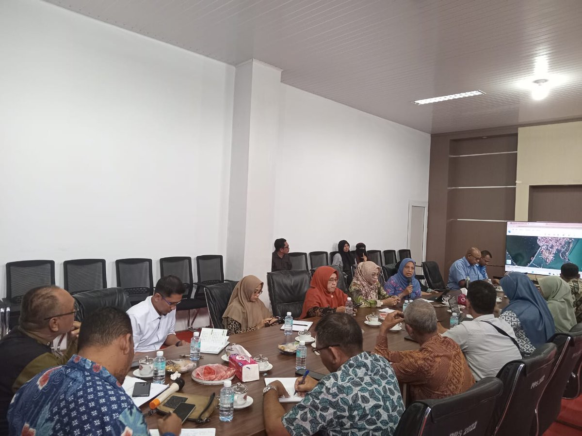 ppi_pusong's tweet image. #SahabatBahari, Kegiatan Rakor Tindak Lanjut Keramba Jaring Apung (KJA) yang berada di dalam kolam @ppi_pusong. Kegiatan ini diharapkan dapat memberikan solusi terbaik baik bagi pemerintah dan juga masyarakat pembudidaya. Bersama Kita Bisa 💪
@DkpAceh 

📷@asmadi_st