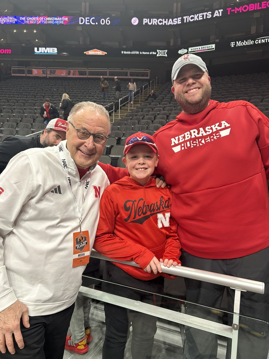 four0two's tweet photo. Take the trip. #Nebrasketball https://t.co/g4W4Ff1wSH