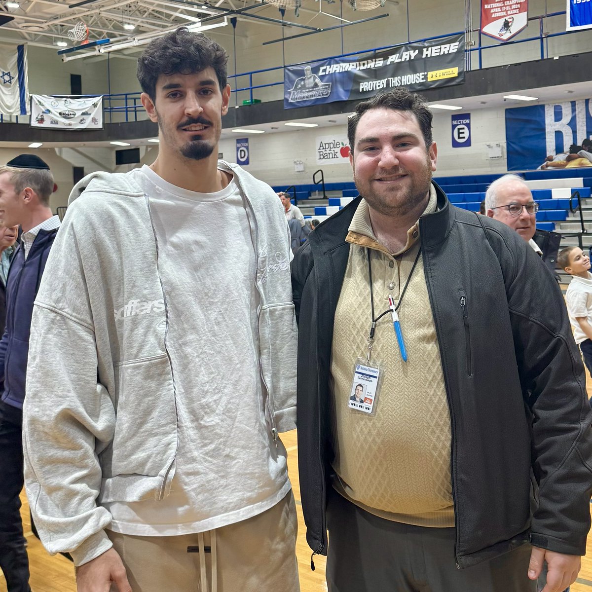 sidelinesuits's tweet image. SidelineSuits x Ben Saraf 

Shout out to Yoel Saraf for the intro and the 📸 🙏