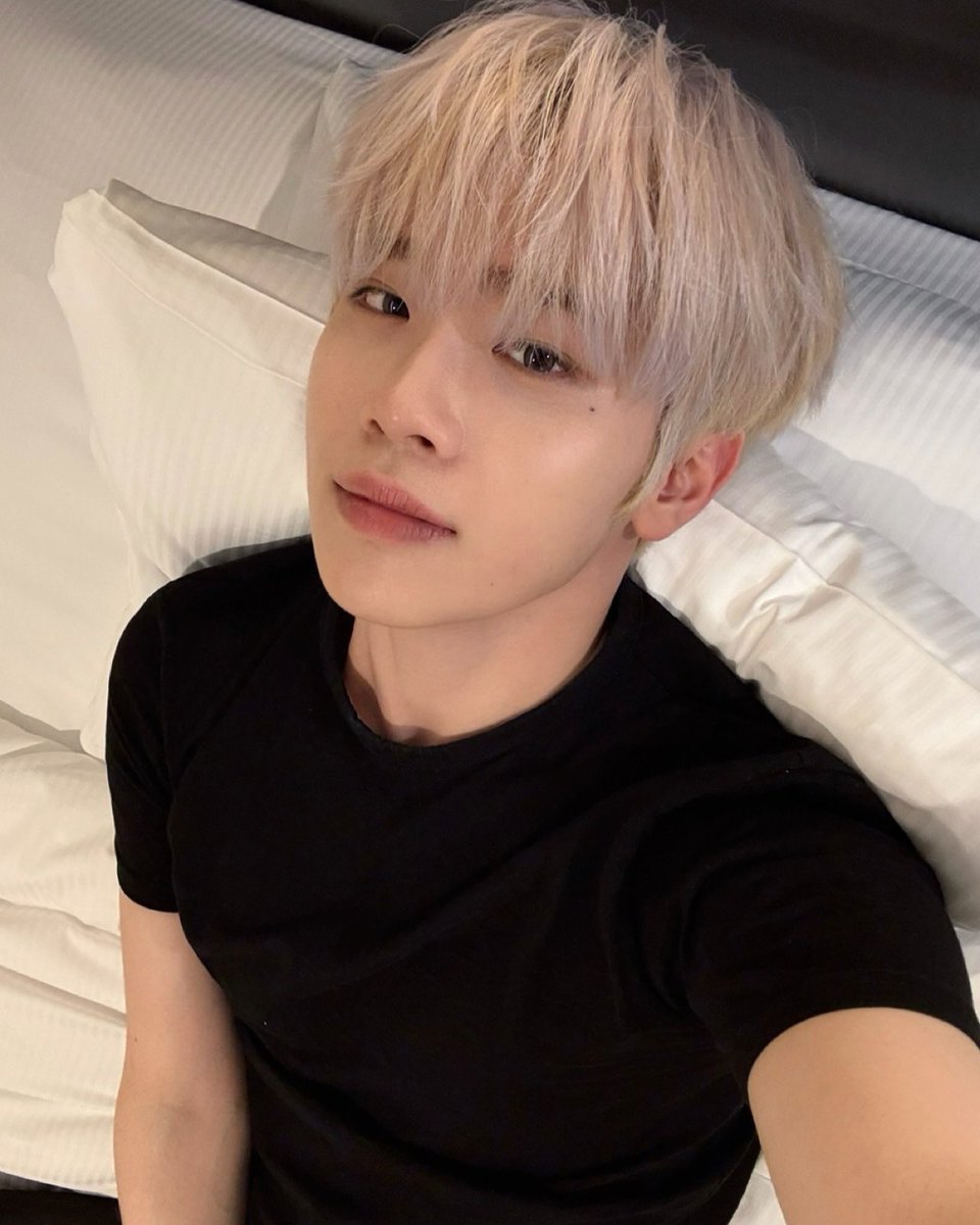 태래는 여자를 몰라💕💕 여자라면 이런 반팔에 끌리는데~~~😍