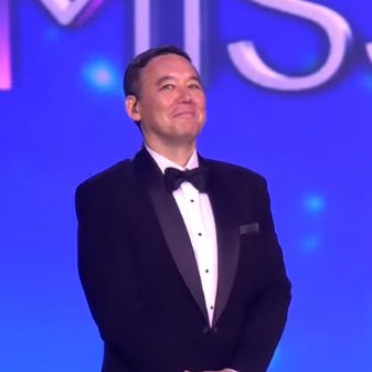 intomorissette's tweet image. THAT FACE REACTION AFTER SUMAGOT NI AHTISA!!!!  #MissUniverse2025