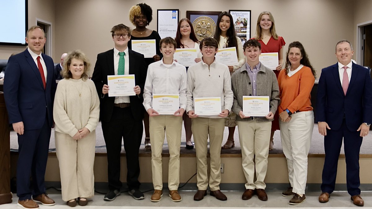 DCSeNews's tweet image. Congratulations to the National Merit Semifinalists from Lewisburg High School and Hernando High School! We are incredibly proud of you! @perkins_kris_  @_duanecase  #TeamDCS #BeTheStandard