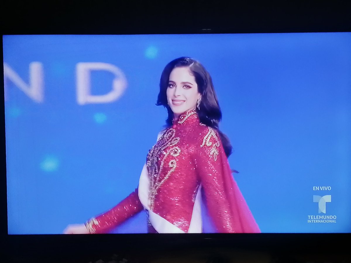 karlaceja21's tweet photo. Muy bien @fatimaboschfdz excelente respuesta poniendo a México 🇲🇽 en alto y a todas las mujeres del mundo
Miss Universo 2025 Por @Telemundo
#fatimabosch #mexicoconfatima #missuniversemexico2025 https://t.co/NIyU8Vpkzs