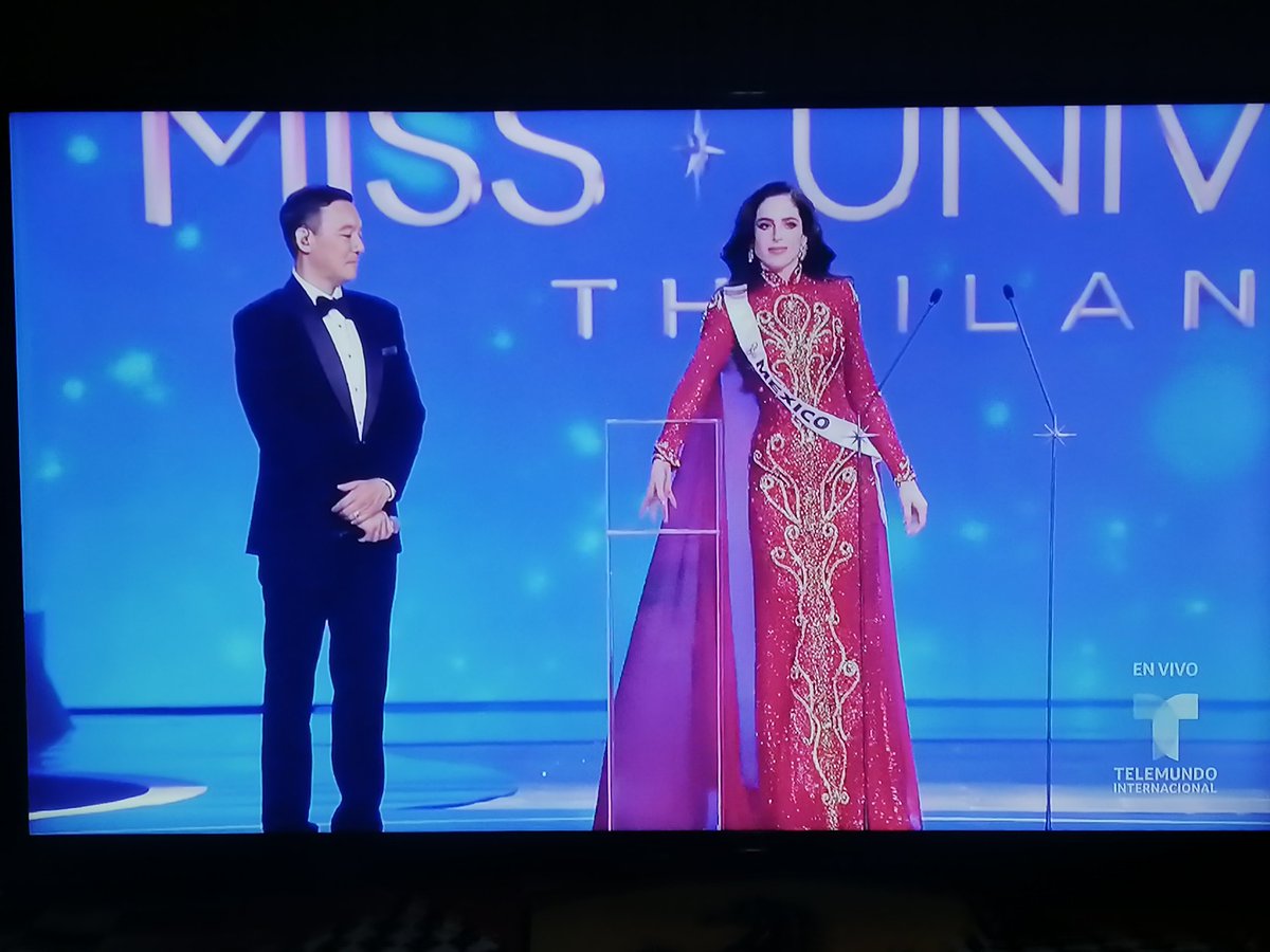 karlaceja21's tweet photo. Muy bien @fatimaboschfdz excelente respuesta poniendo a México 🇲🇽 en alto y a todas las mujeres del mundo
Miss Universo 2025 Por @Telemundo
#fatimabosch #mexicoconfatima #missuniversemexico2025 https://t.co/NIyU8Vpkzs