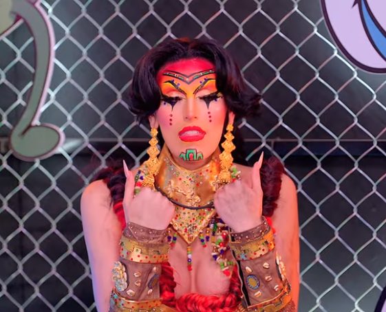 Dios me libre de encontrarme con personas como esta cacota, y como es un reality por eso lo llevo a mi terreno personal. Creo que estas personas lo único que aportan es llevarnos al límite y nos permiten conocer los monstruos que NO queremos ser. #LMD7