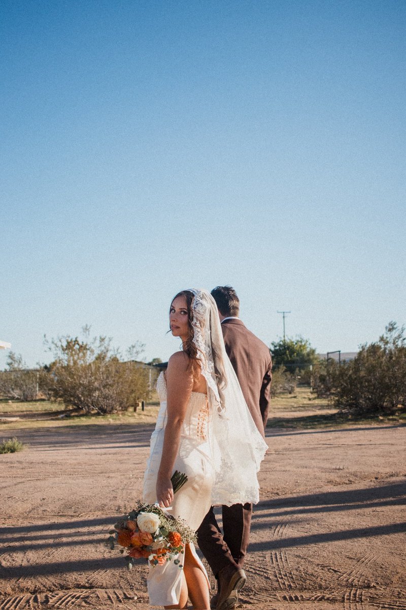 coltonsshot's tweet photo. Desert wedding 🏜️

https://t.co/ZaPtROUm92 https://t.co/vSXVwXzDyv