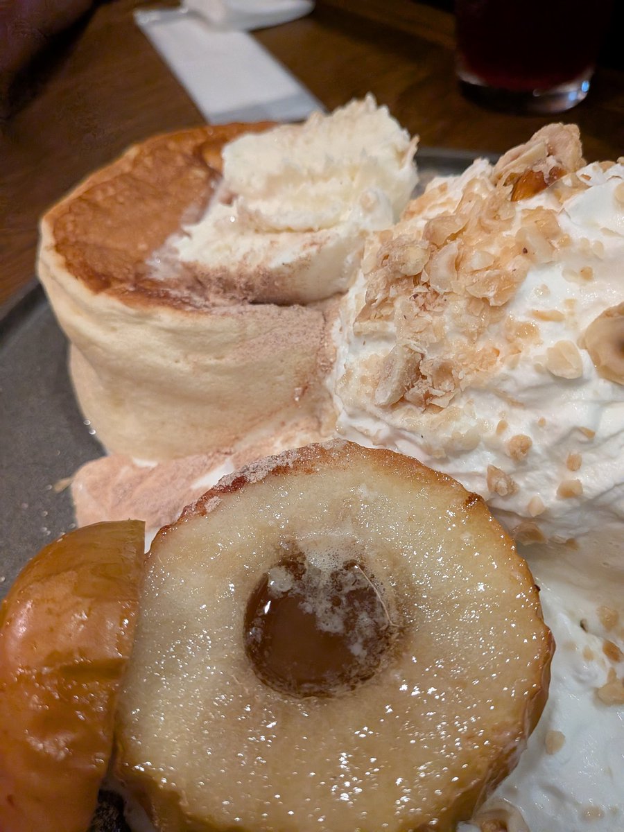 niconicokenjun's tweet image. とある日。醉いどれ天使の観劇終わりで合流してAFURIさん🍜食べてからミニマムズ散歩🧡❤️
ずーっと気になっていた‼️とろとろプルプル🥞食べてないぐらいとろける食感0㌍🙂‍↕️また他の🥞も食べに行きたい🥹生クリーム溶けるの早かった💦

#三宅健　#北山宏光