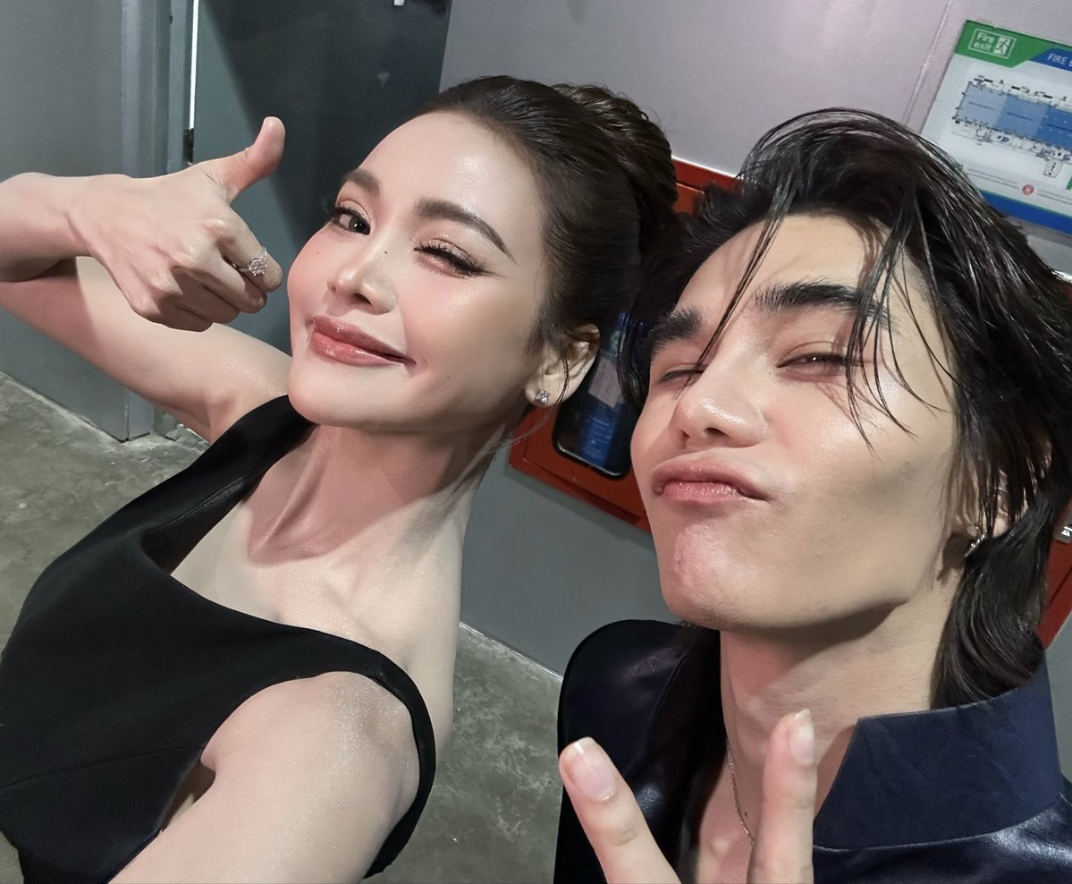 EWaraha's tweet image. เก่งมากทองคำ  สุด  !!! #MissUniverse2025
@jeffsatur