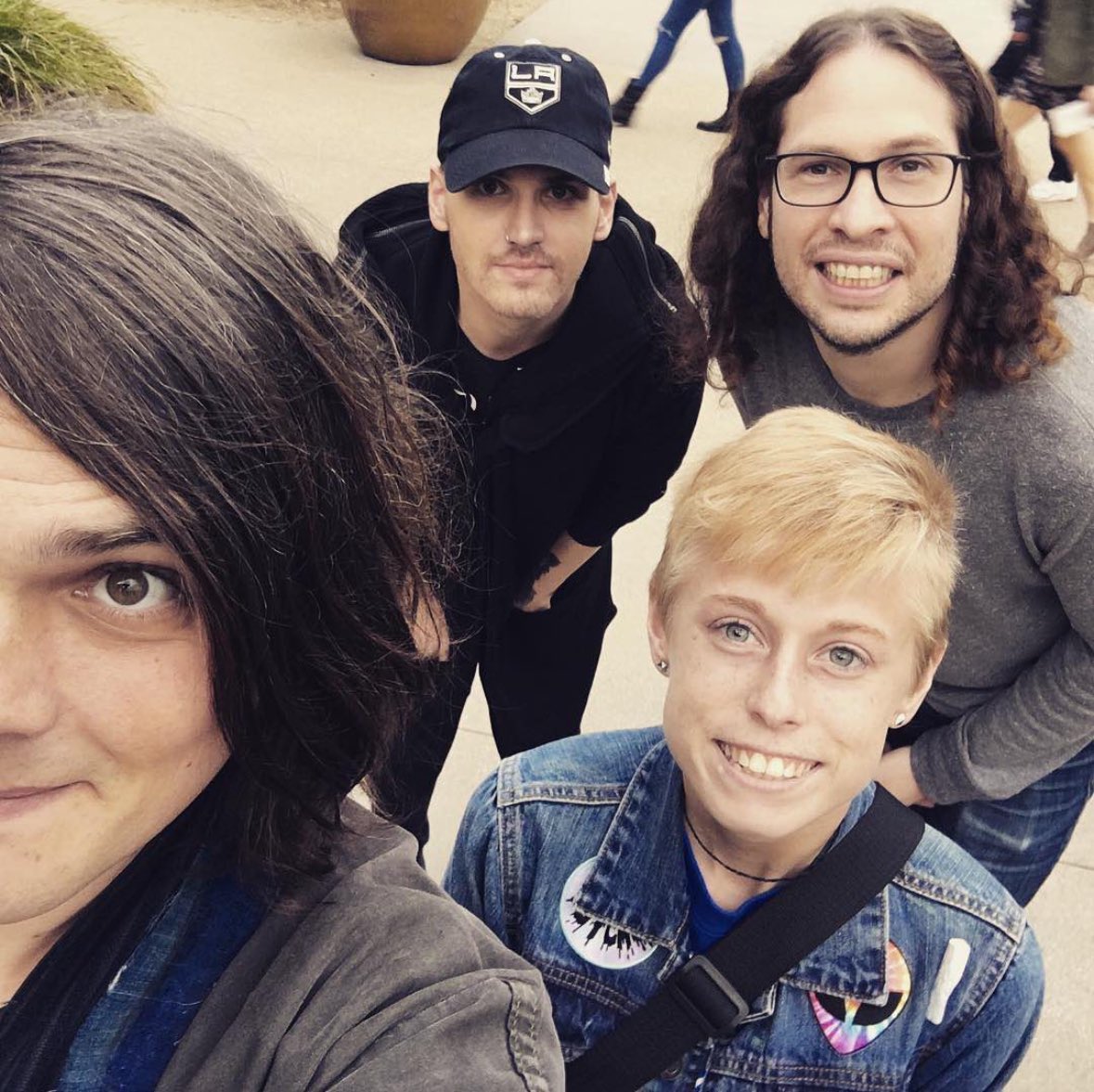 ricky 🦇🍓 MET TAI…!! tweet media