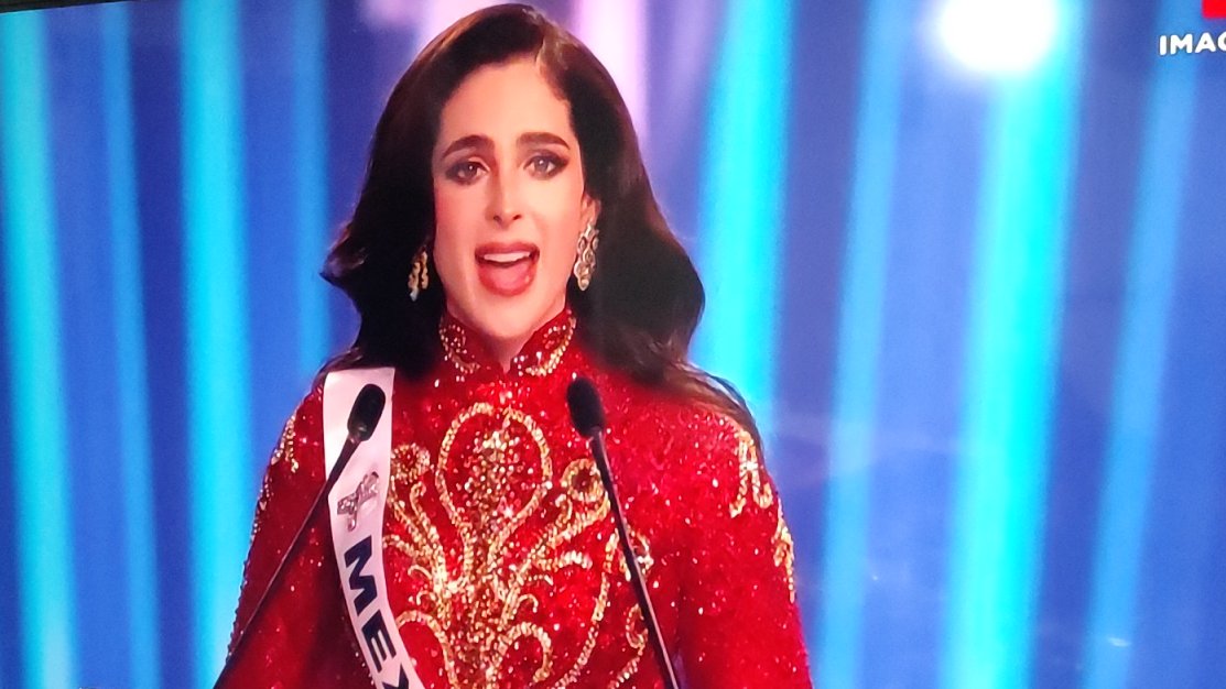 TitanesForever's tweet photo. #MissUniverse 😍 EXCELENTE EXCELENTE 😊. ASÍ SE HABLA FÁTIMA BOSCH ♥️. YA ERES MISS UNIVERSO 2025 🥳🎉🙌

#MéxicoConFátima #FatimaBosch 🇲🇽 Vamos México 🇲🇽 https://t.co/efEvmETRdR