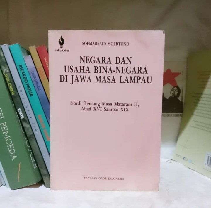 librarygabo tweet media