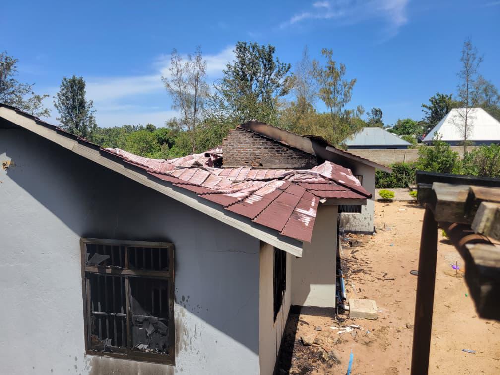 kingkid__'s tweet image. Tanzania Stands for Peace, which is why we reject intimidation of voters and destruction of public property. Democracy thrives on ballots, not bullets and fire. #ViolenceIsNotProtest