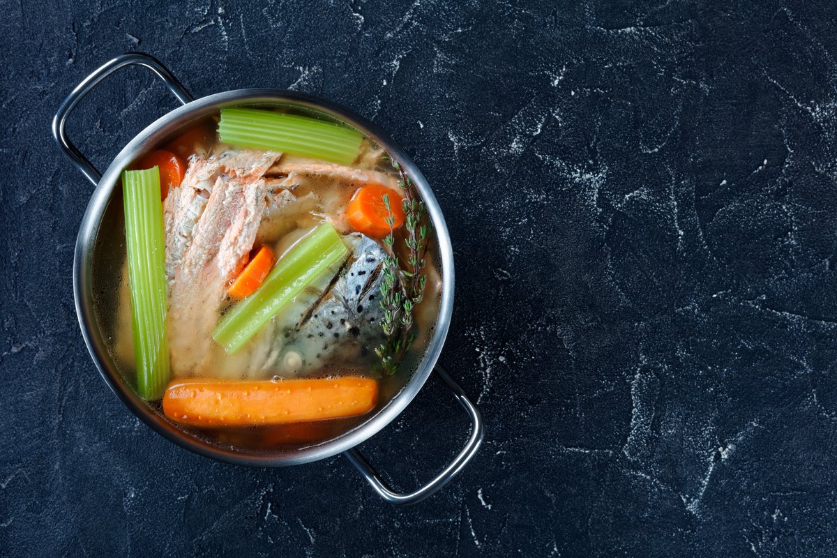 kookssecrets.com/2025/11/21/epi… 
🍖 SOCIAL CAPTION — Episode 5: Stocks

Every great dish starts long before service…
with a quiet pot in the corner doing the real work.
Escoffier called stock the beginning of all flavour —
and he meant it.
No cubes. No shortcuts.
Just bones, vegetables,