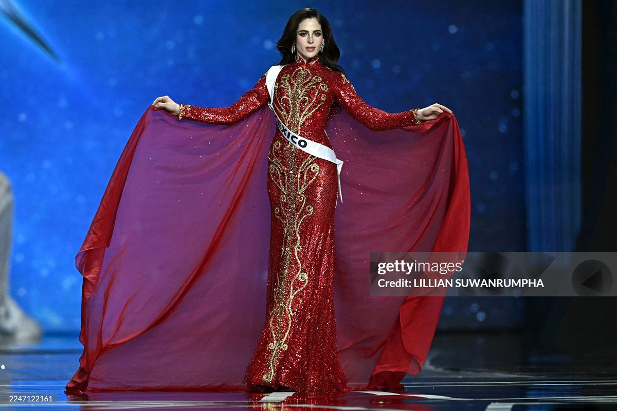 GAGAXBTS's tweet photo. FÁTIMA BOSCH ES UNA DIOSA. 

#MissUniverse https://t.co/aMqvk6B931