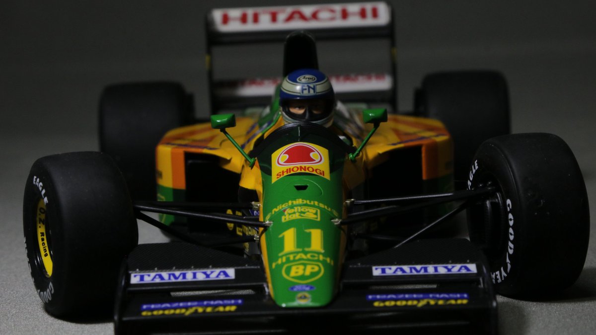 #黙って真正面をはる