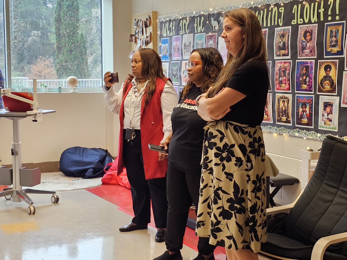 APSITDavid's tweet image. Got a chance to see @Adobe in action today @apsyoungms! 🎨💻 Students jumped into a lesson from the 12 Days of Creativity challenge, and the engagement was off the charts. Inspiring to see creativity and tech come together! #UndeniableImpact