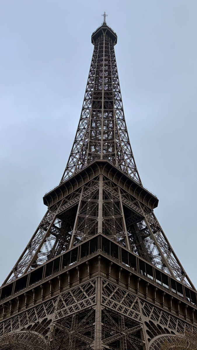 684's tweet image. عِش ضَاحِكاً مَهمَا شَقِيت إنَّ 
الجُروحَ بصَوتِ الضَّحِكِ تَلتَئِمُ