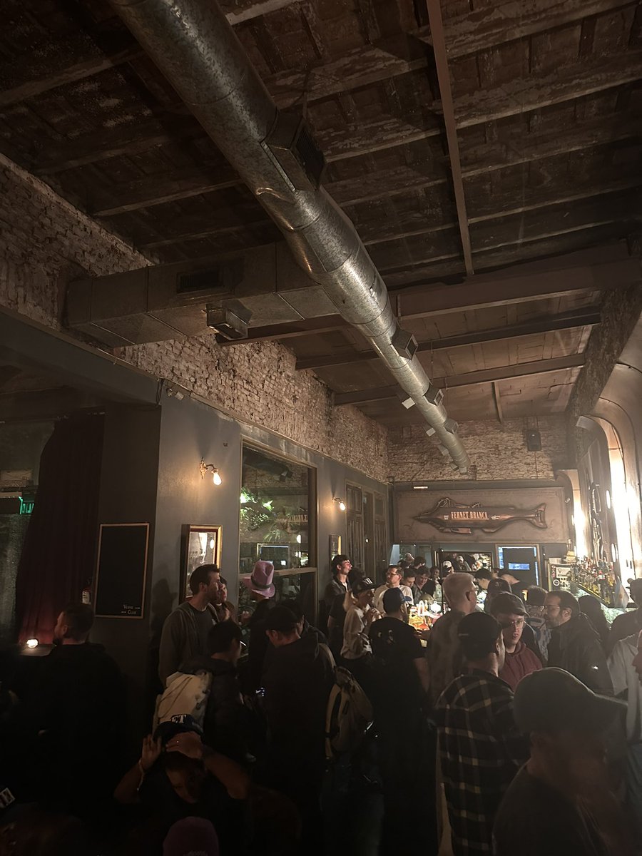 full house at the <a href="/farcaster_xyz/">Farcaster</a> meetup in buenos aires 🇦🇷

thanks again to our partners <a href="/settle_io/">Settle</a> <a href="/inflynce/">Inflynce Protocol</a> <a href="/betrmint/">BETRMINT</a> for helping with the organization