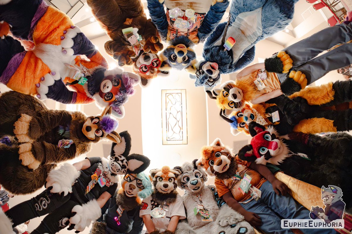 RedPandis's tweet image. Can’t get over this  this photo of my fellow wahs