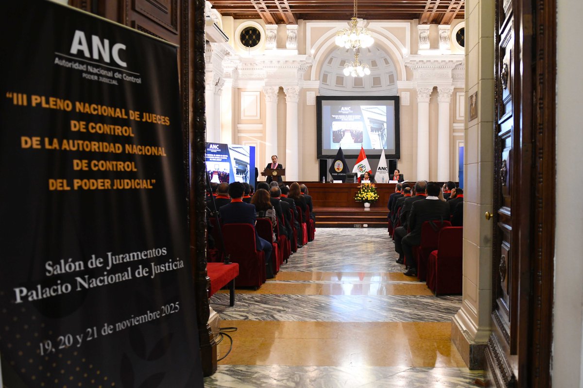 ANC_PJ_Oficial's tweet photo. El jefe de la #ANCPJ, Roberto Palacios Bran, hizo un llamado firme a los jefes de las #ODANC a fortalecer la integridad, el liderazgo y la transparencia para recuperar la confianza ciudadana en la justicia. 1/2
➡️https://t.co/pAiLbYrB70 https://t.co/DYYZPDqaqd