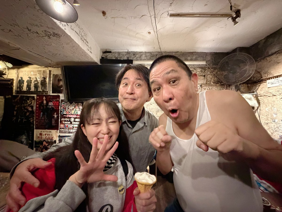 石川さんのライブ、本当に本当に最高すぎましたぁ
人間国宝確定だと思います
会場でお会いできた加藤賢崇さんもご一緒に⭐︎

#ナゴム魂