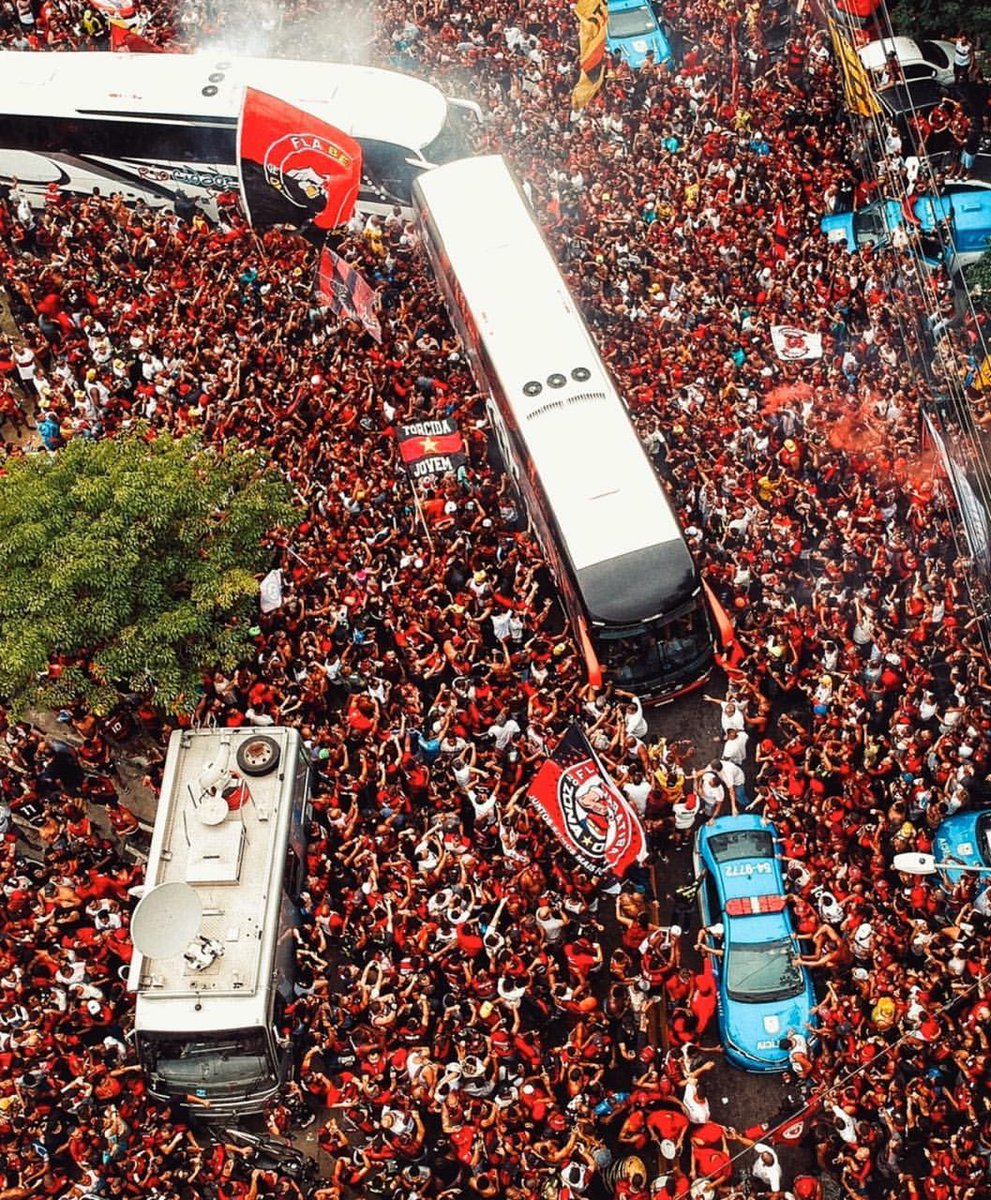 20 de novembro de 2019.

Uma quarta-feira que entrou para a história.

Paramos a cidade e conduzimos o time do Ninho do Urubu até o Galeão.

O recado estava dado: o Flamengo não voltaria de Lima sem o bicampeonato.

Faltavam três dias para o melhor dia das nossas vidas.