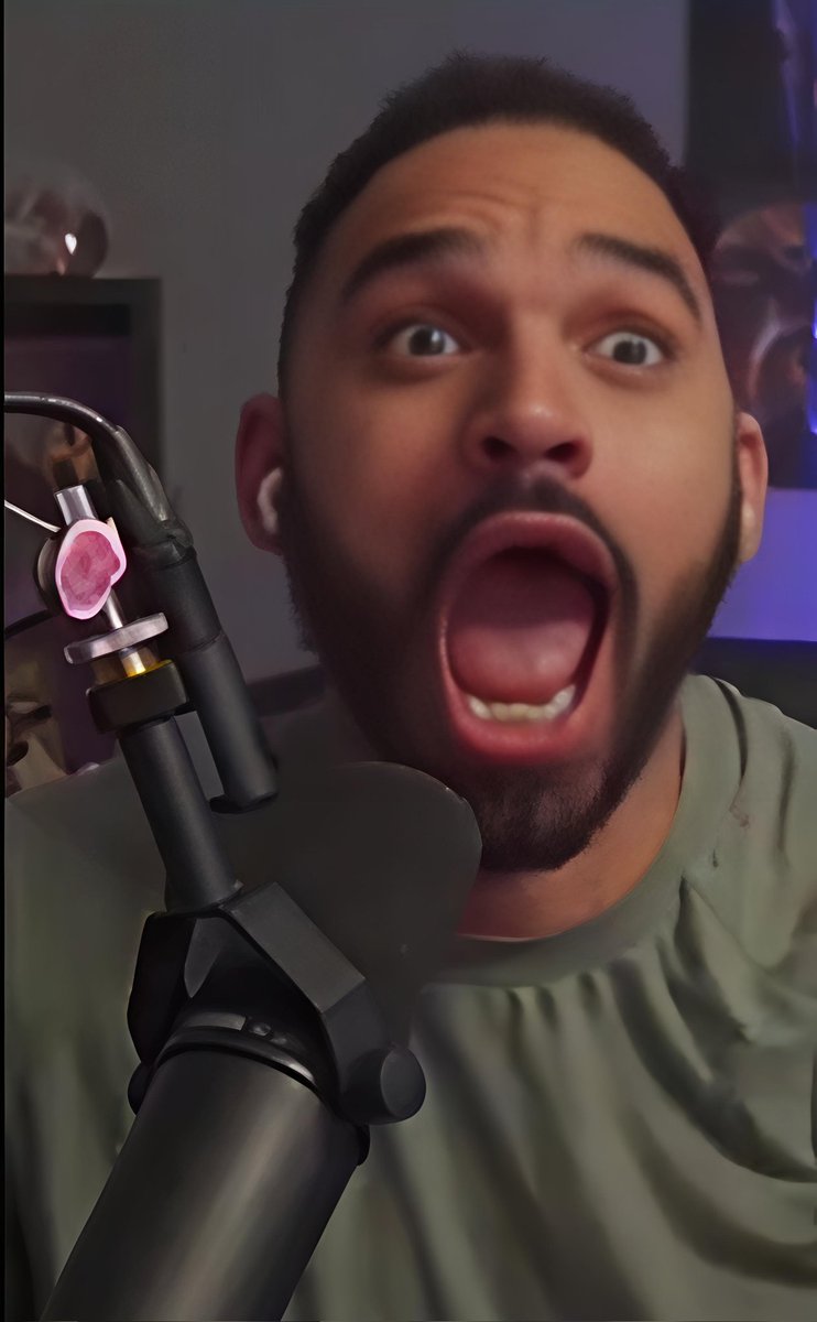 KTXUGXT's tweet image. Some people cry about harem or romance in gacha games… like, did you even read the title? These games exist to sell waifus and husbandos. If you’re complaining now, you’re not a player—you’re just a clueless tourist trying to gatecrash a party you weren’t invited to.