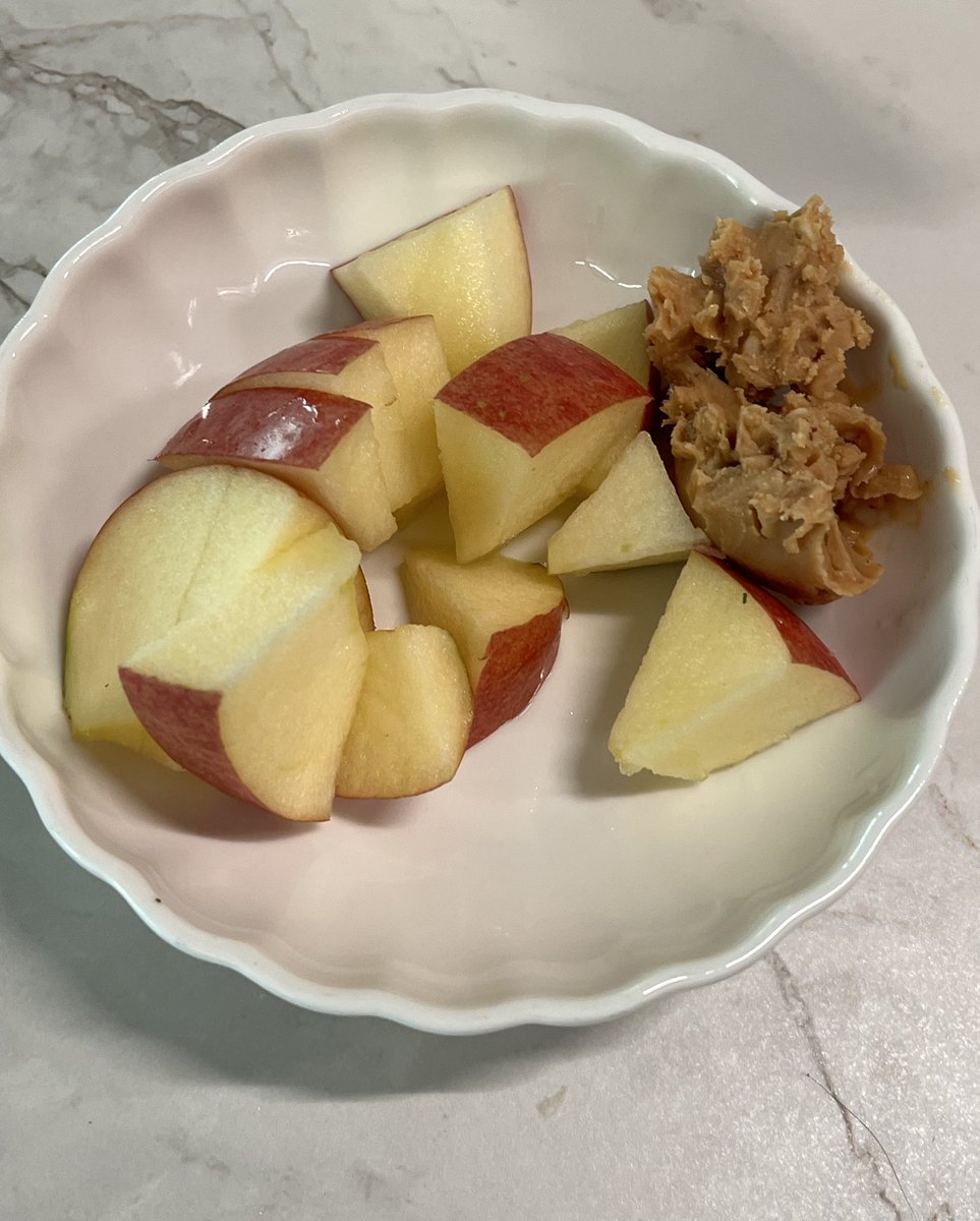 25/11/21
아침은 말차그릭 앤나 두유 앤나 사과땅버