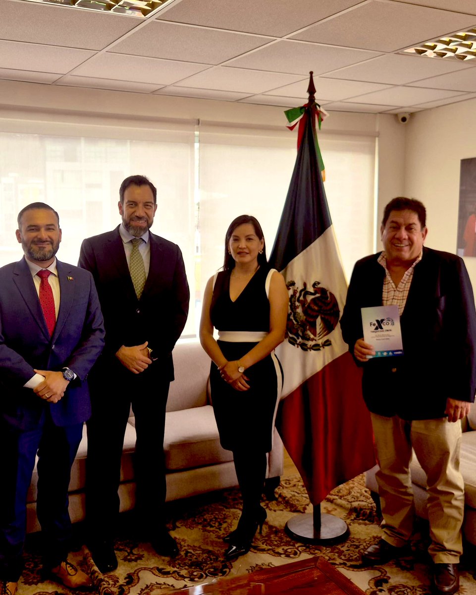 EmbaMexBol's tweet photo. @EmbaMexBol colabora anualmente con @FEXCO_BO para impulsar intercambios comerciales con #Cochabamba y fomentando inversiones mexicanas en ese departamento. 

A través de una red de 14 tratados de libre comercio, México es socio confiable y puente al mundo. 

🇲🇽🤝🇧🇴 https://t.co/6X07Zyr75r