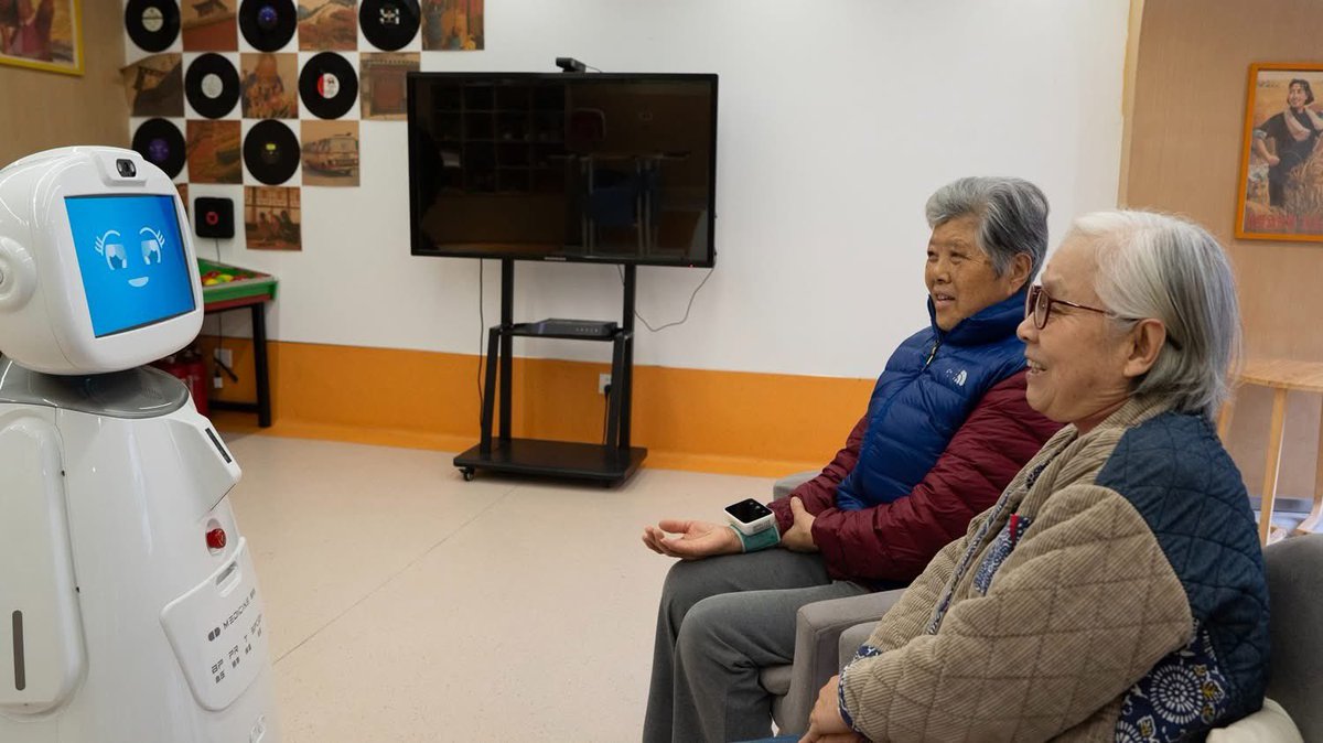 ShanghaiEye's tweet photo. 🧠 #Multilingual = anti-aging hack! #NewNatureAging study (86k+ people) finds using ≥1 #language ties to slower accelerated aging 📚

Speaking #MultipleLanguages isn’t just a communication tool—it’s a secret to #HealthyAging! ✨ https://t.co/73B5dKXOIX