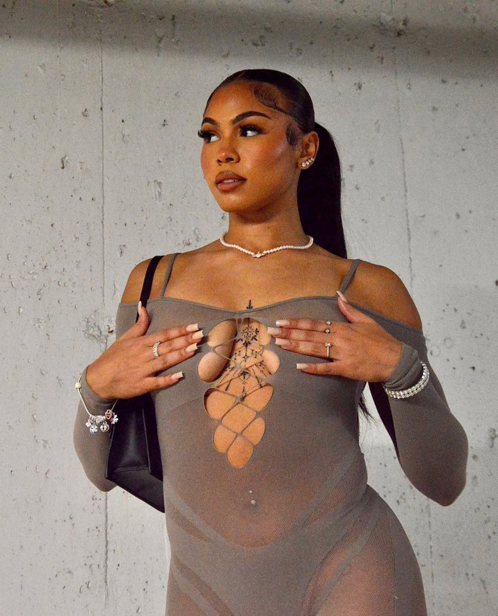 InsideDaHuddle's tweet image. “ Inside The Huddle “ Week 12 #FantasyFootball Show Presents “ Bank$ Beauty Of The Week : Team Canada Canadian hurdler “ Tatiana Aholou “
#BeautyOfTheWeek #NFL #InsideTheHuddle