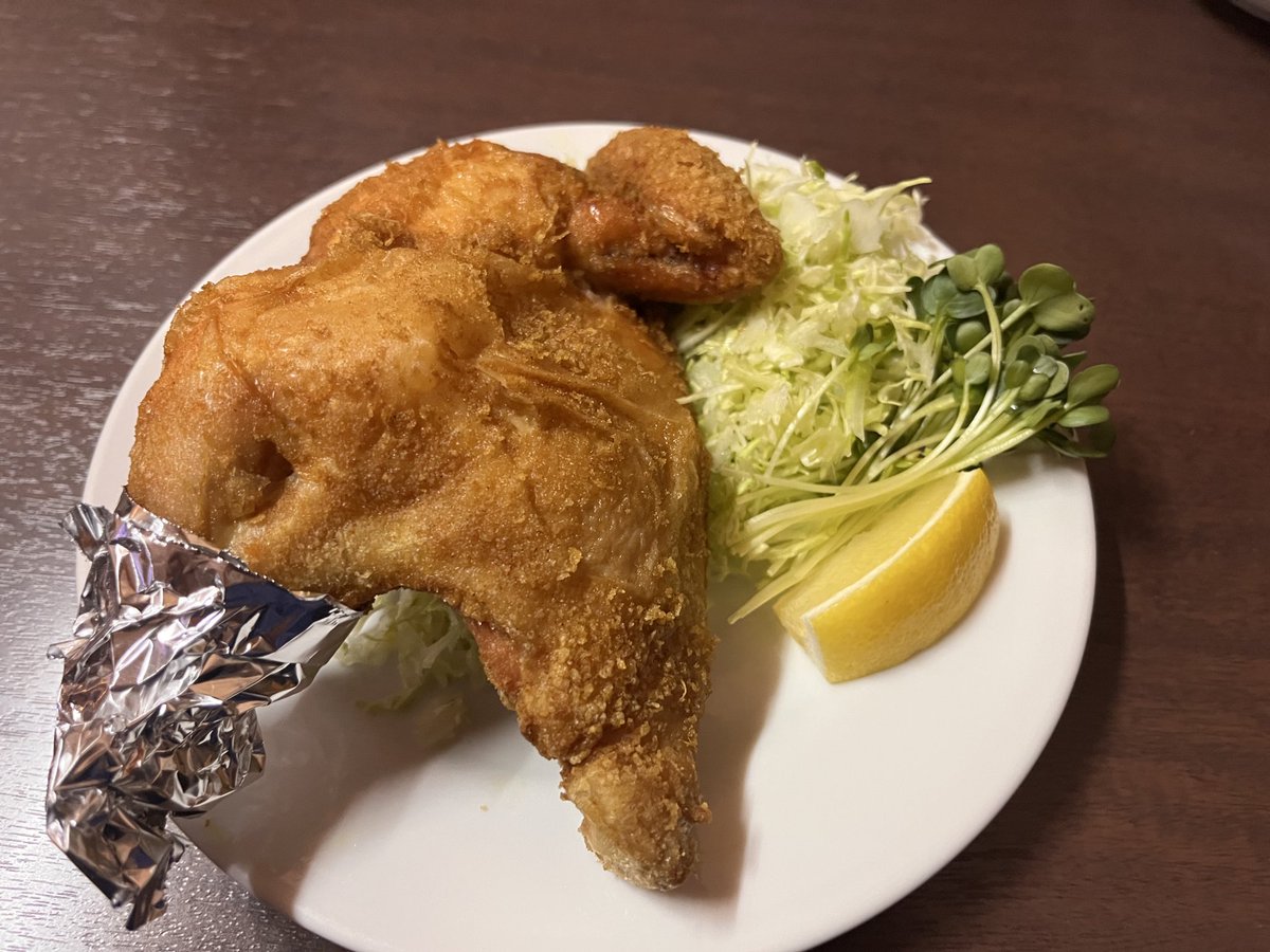 Ma_kun09111's tweet photo. 新潟3日目

仕事終わって夜にウォーキング🚶
イルミネーションも増えてきてクリスマス🎄の準備をする場所が増えてきた✨✨

あっという間に冬の訪れかぁ❄️❄️

若鶏の半身揚げ🐓
新潟市の本店(せきとり)
カレー味で美味しかった

#heal3
#superwalk
#snpit
#stepn https://t.co/cpSkaOTcXG