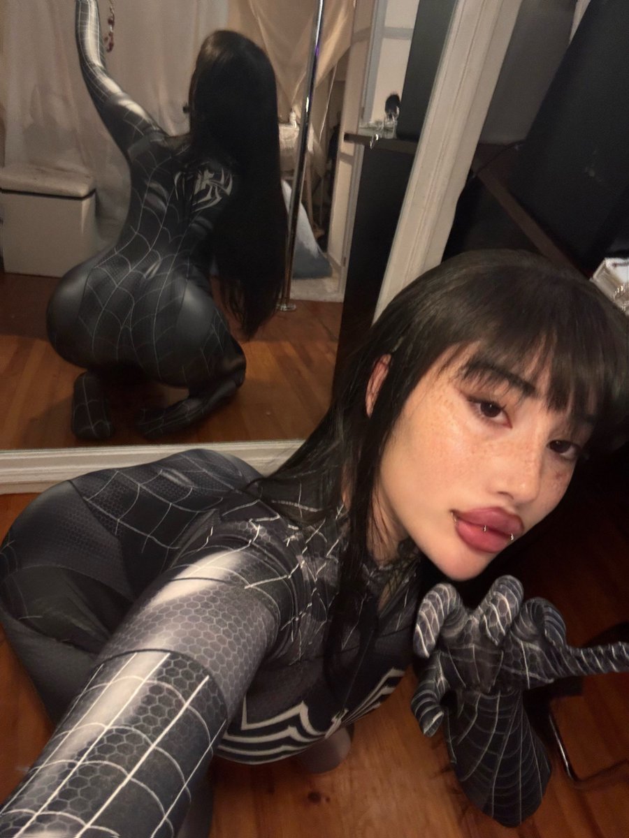 bjdmuse's tweet photo. u just stomped a spider and I pull up on u like this https://t.co/ilZBz3U9Sj