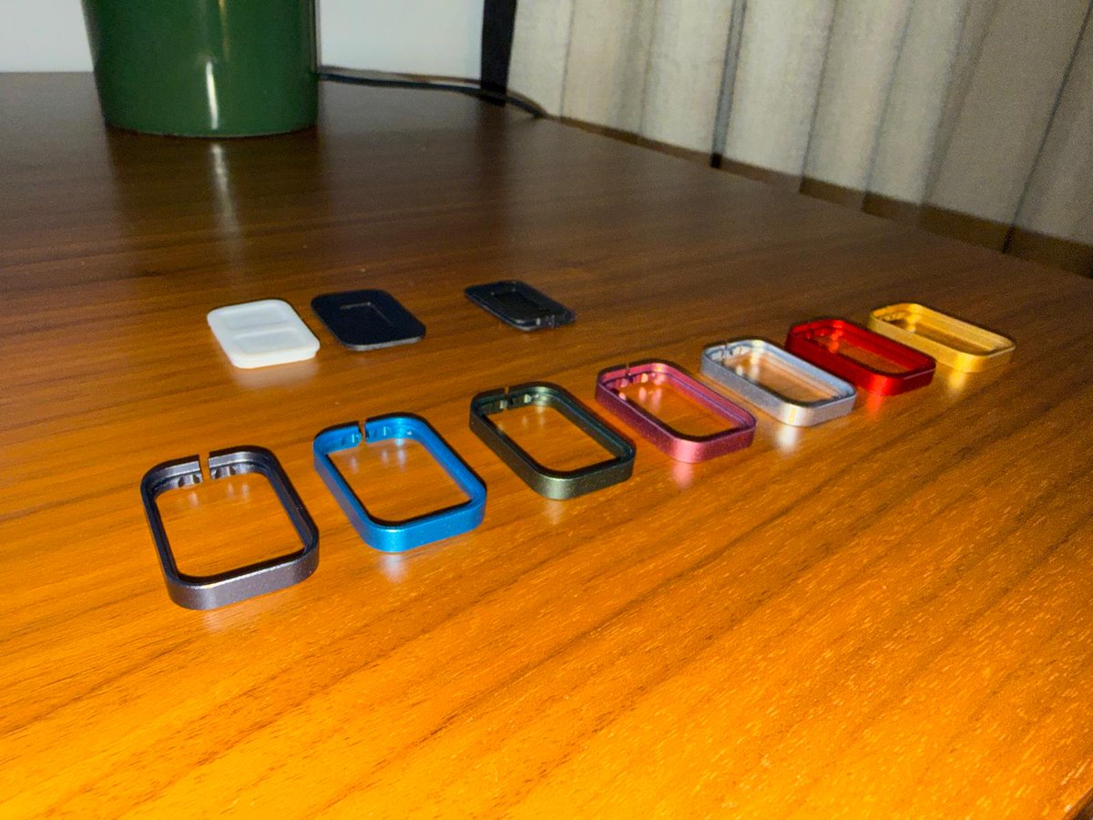 solveraiusa's tweet image. When you own more solver rings than phone cases 😂
White, matte black, blue, bronze, purple, titanium, red, gold… am I missing any? 👀
#Solver #MobileGaming #CODMobile #BackButton