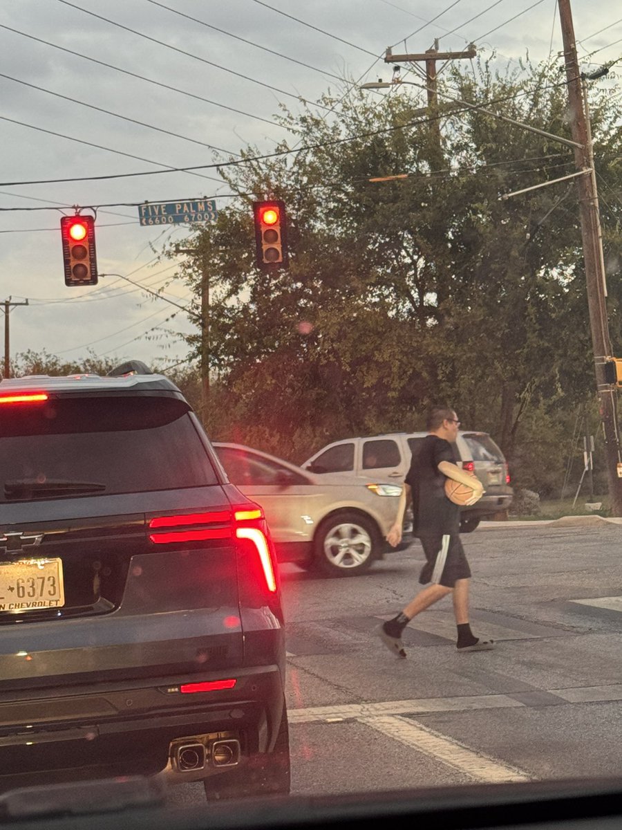 Where you going <a href="/SheaSerrano/">Shea Serrano</a> 🤣🤣🤣