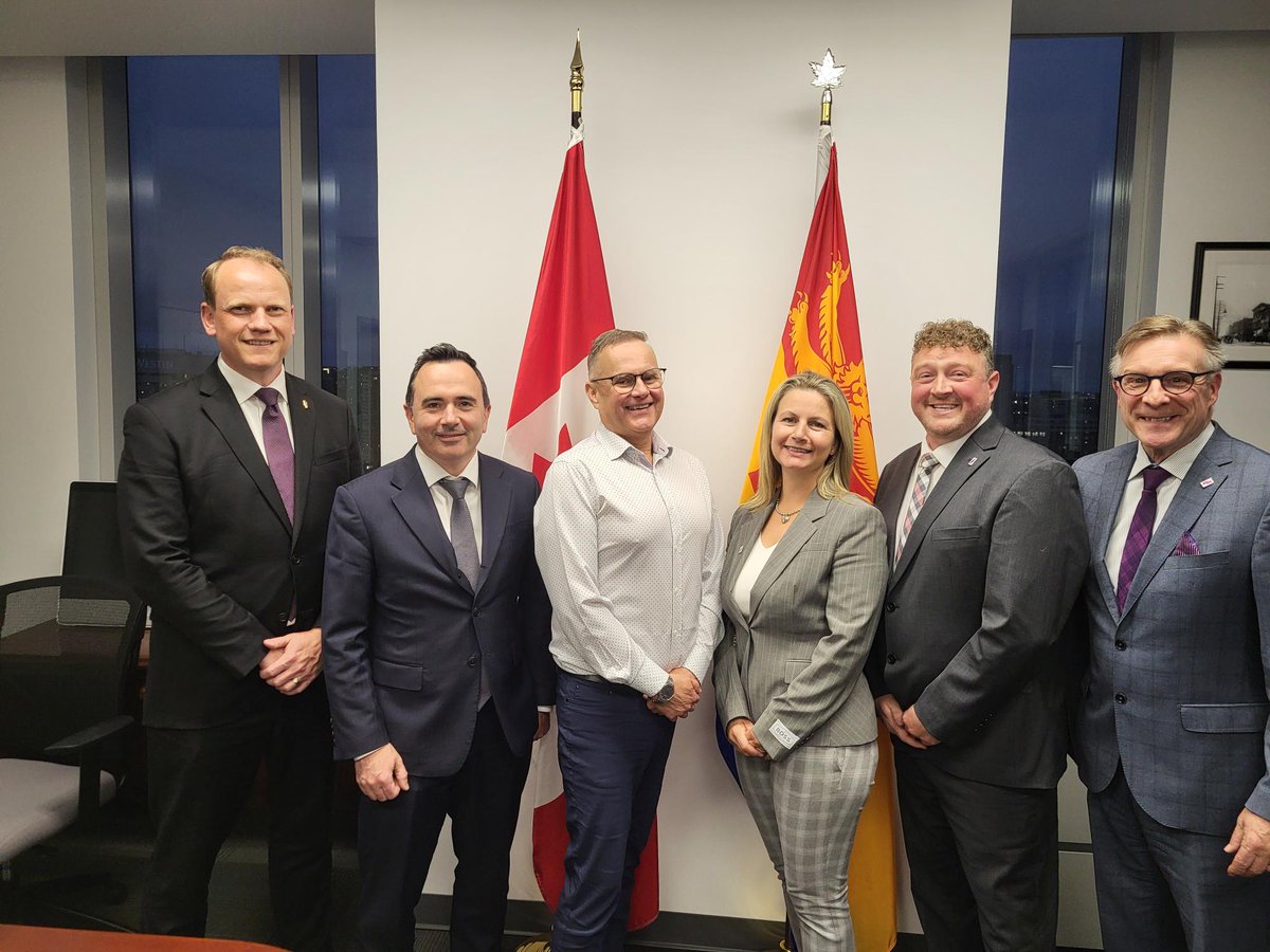 IBACanada's tweet image. We met with the Hon. Wayne Long, Secretary of State (National Revenue), for a meaningful exchange on issues shaping the P&amp;amp;C insurance sector in Canada, the Bank Act,  Earthquake Protection, and Cybersecurity for SMEs.

#CDNpoli #InsuranceAdvocacy #CyberResilience #BankAct