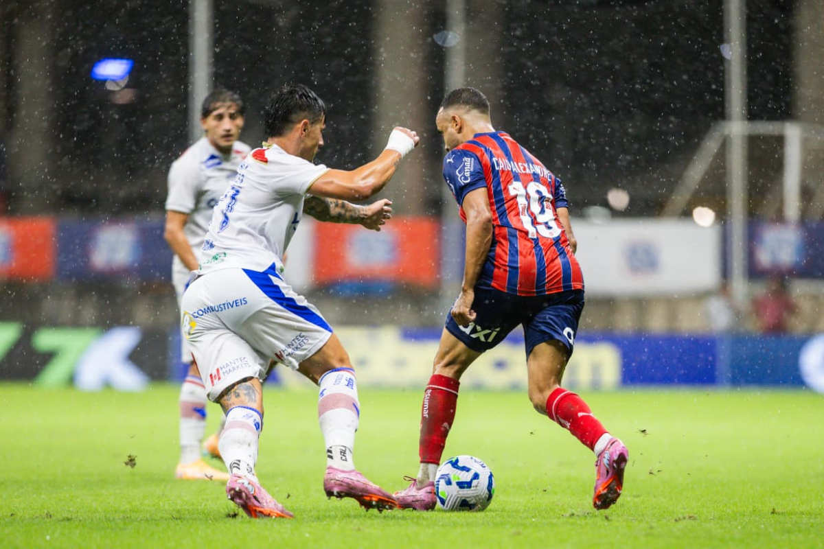 juanlp40's tweet photo. #Brasileirão 🇧🇷 #Fecha34 Res Final. El Conjunto de Martín Palermo ganó y sueña con la permanencia. #Bahia 2(Willian José -p-, Tiago) - #Fortaleza 3(Adam Bareiro, José Herrera, Deyverson) https://t.co/m0WDMRsROy