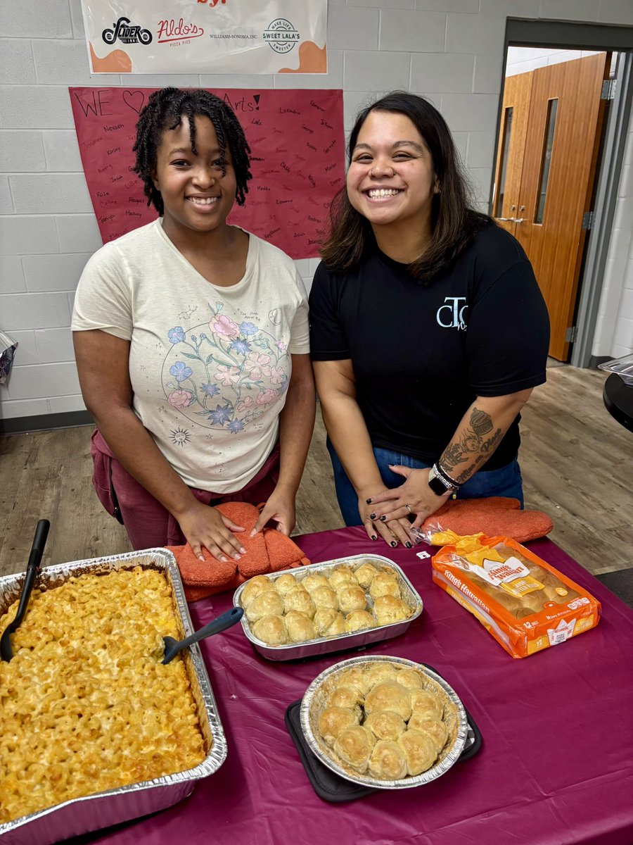 DCSeNews's tweet image. Thanksgiving? Yes, please! @CareerTechWest Culinary students participated in a feast showcasing their culinary skills, including fried turkeys prepared by DCS employee Fernando Geronimo. #TeamDCS #BeTheStandard