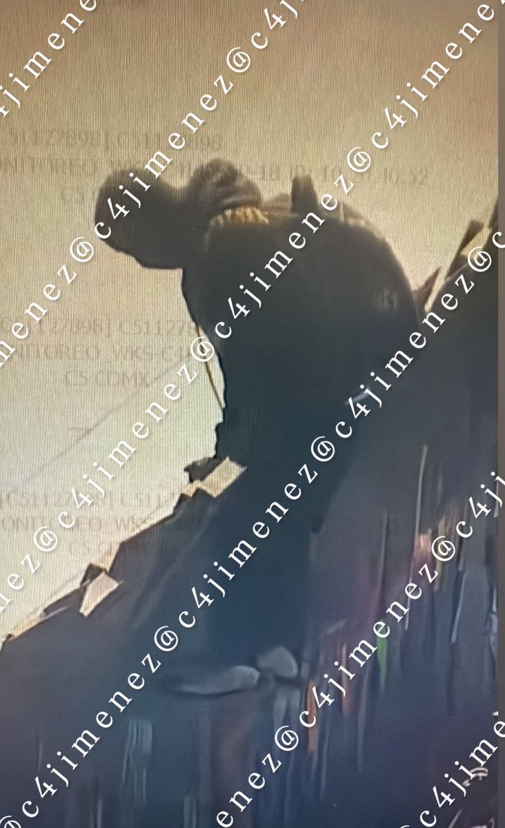 c4jimenez's tweet image. ENCAPUCHADO VIOLENTO el SÁBADO… y HOY INTENTÓ INTERRUMPIR el DESFILE MILITAR
Luis Cansino
Estuvo con los violentos del 15 de noviembre en el Zócalo.
Así arriba de una valla.
Hoy andaba con este tubo tratando de pasar al área del desfile.
Agentes de @SSC_CDMX lo detuvieron.