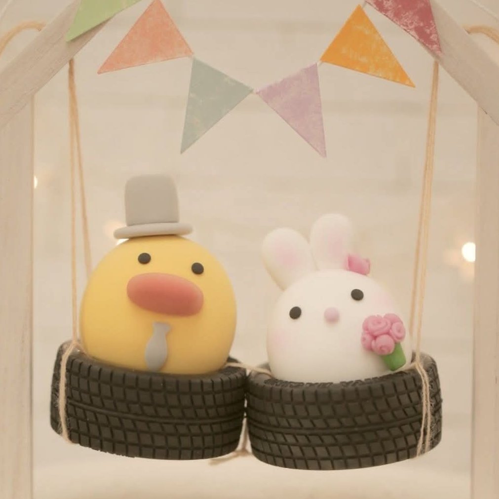 amazine leslie tweet media